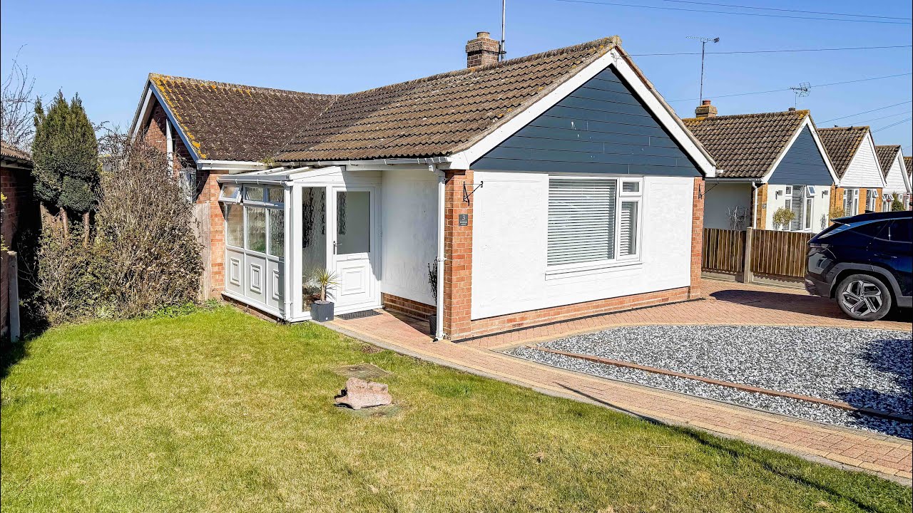 SHOW HOME CONDITION IN SOUGHT AFTER HOLLAND-ON-SEA