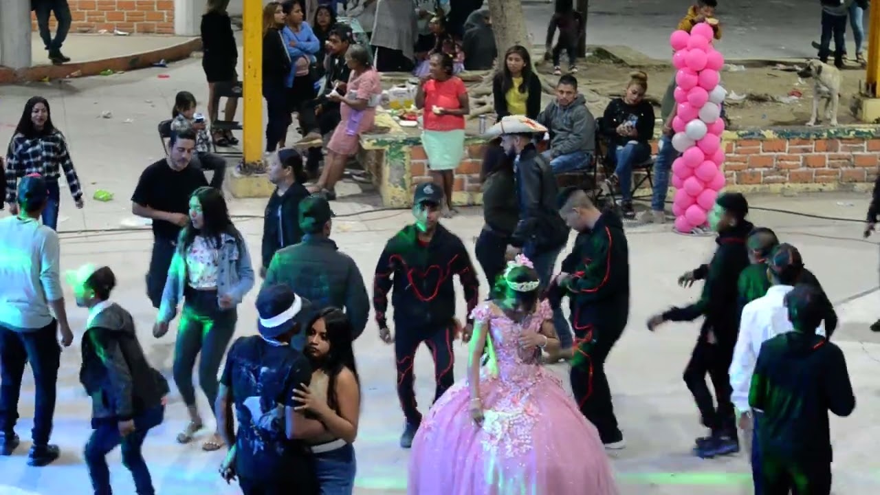 baile en tehuixtla Guerrero con la banda hermanos alvares 12/23/2023