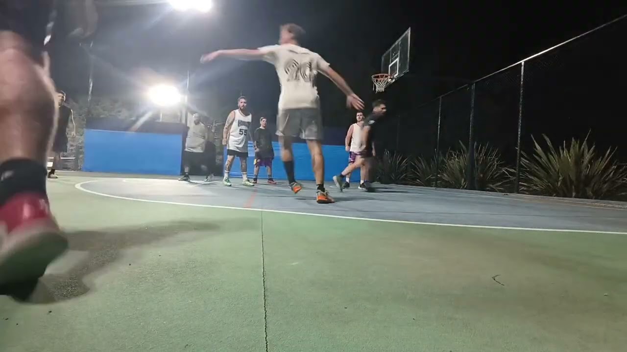 Game 4 del día lunes 23 de febrero en la cancha del barrio Saint Thomas. 