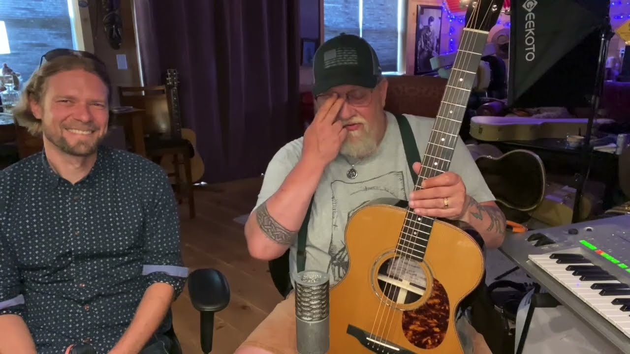 GSWJ - JP Reviews the Versatile SG 51 Boucher Rosewood OM