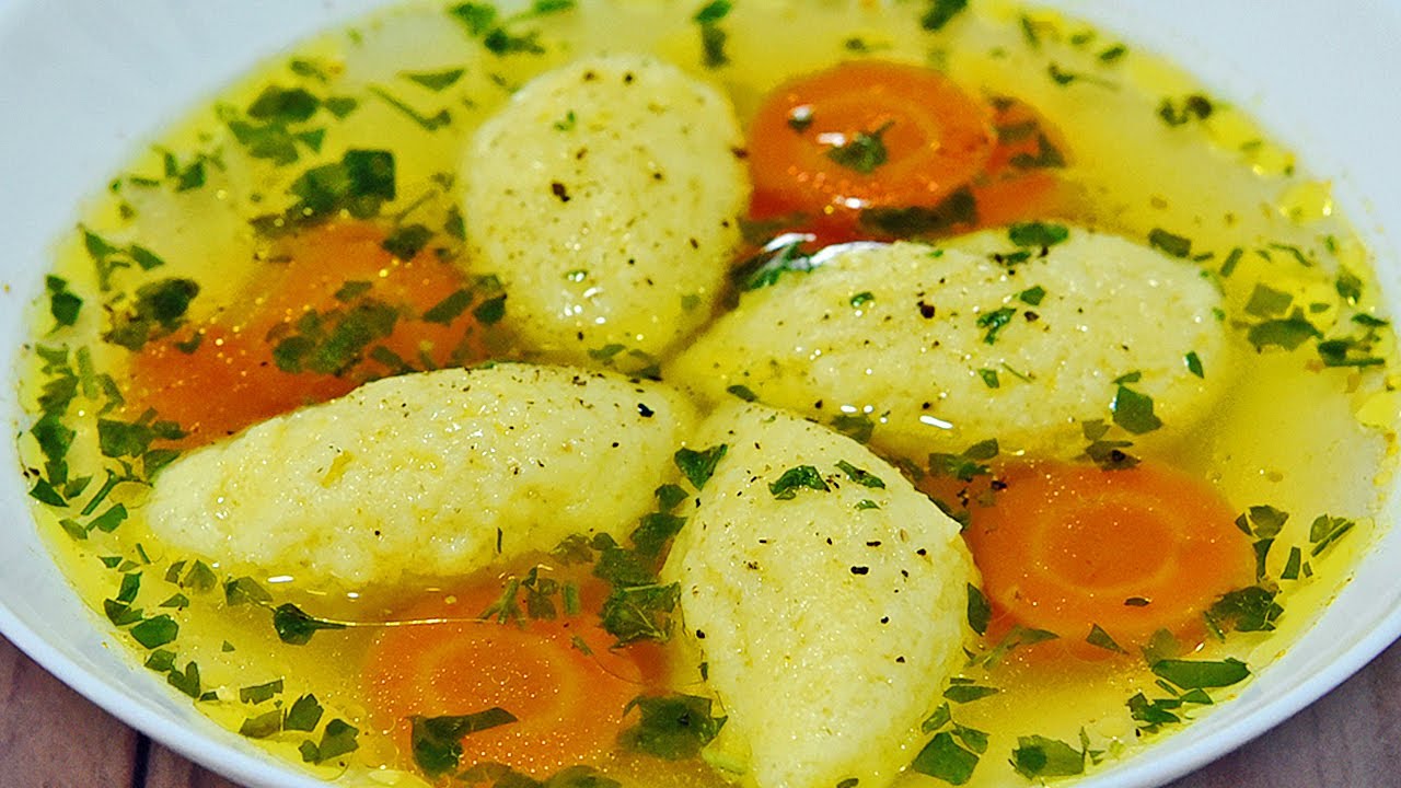 Мягкие и воздушные пельмени, похожие на облака в прозрачном курином супе. Пошаговый рецепт. ❤️