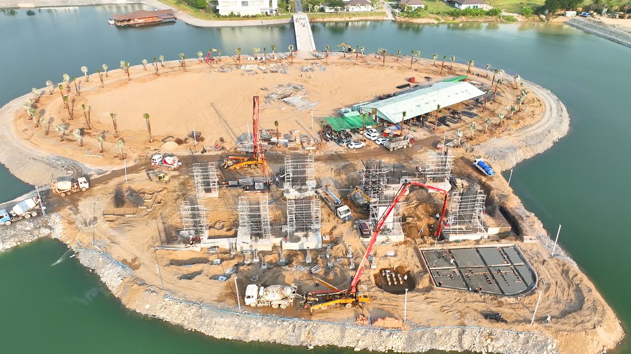 Great new update, see the development and changes to the building site in the middle of the lake.