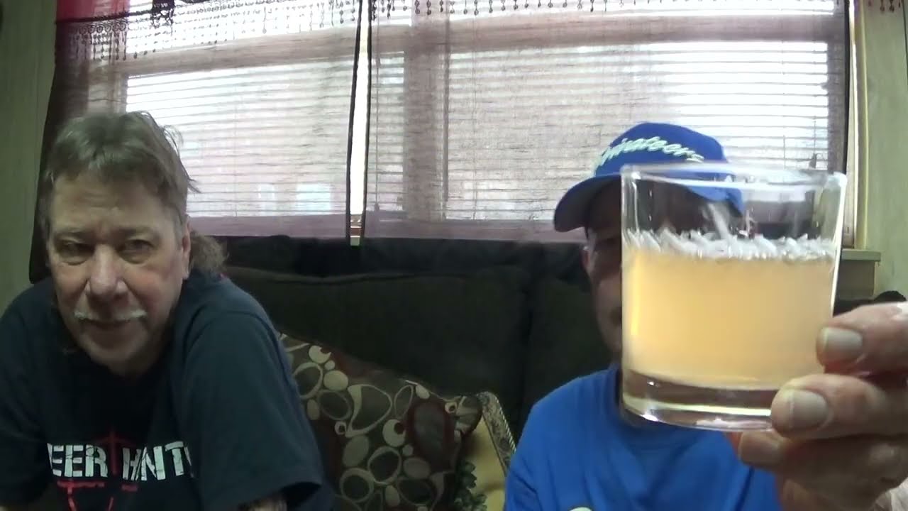 Louisiana Beer Reviews: Captain Morgan Sliced Peach on the Beach (duo review)