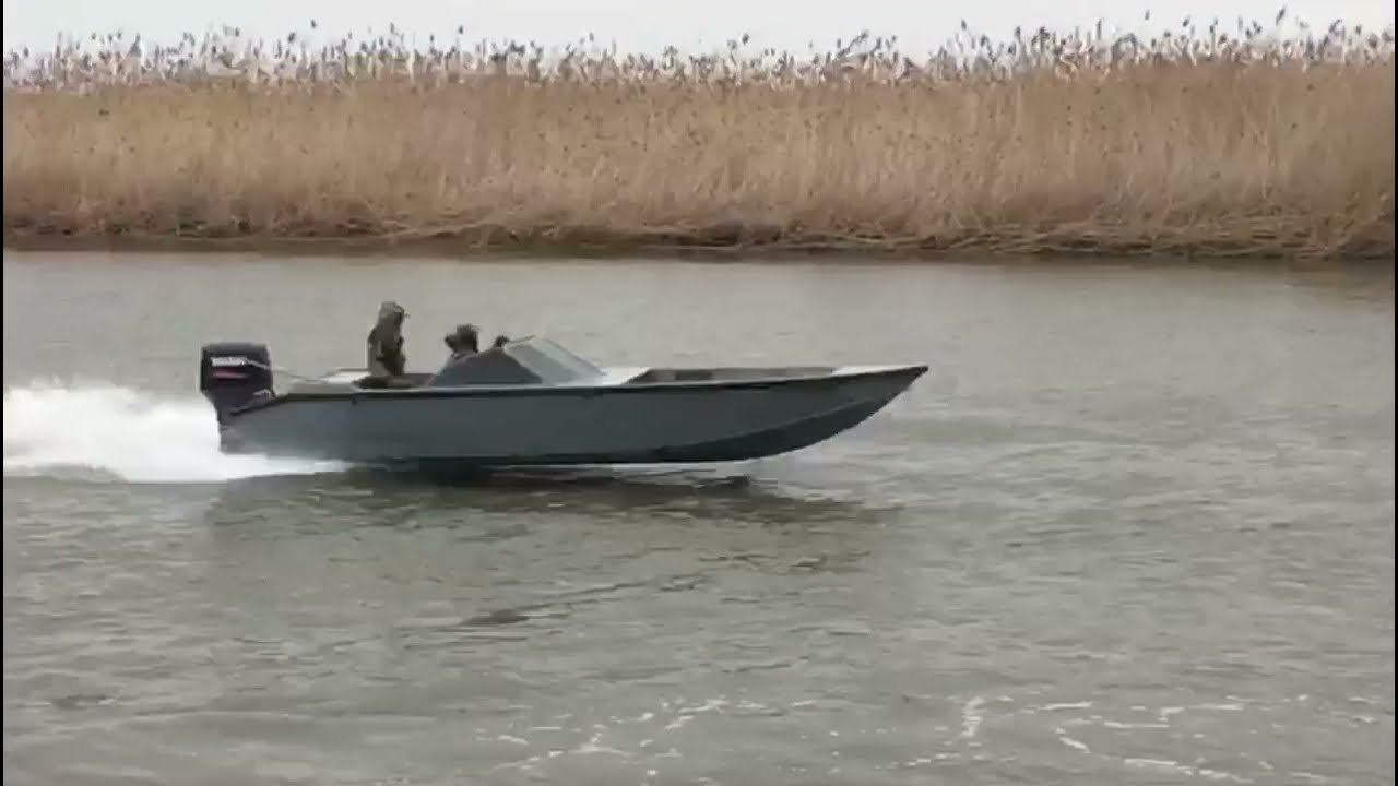 Скоростные байды или как погранцы жмут браконьеров.