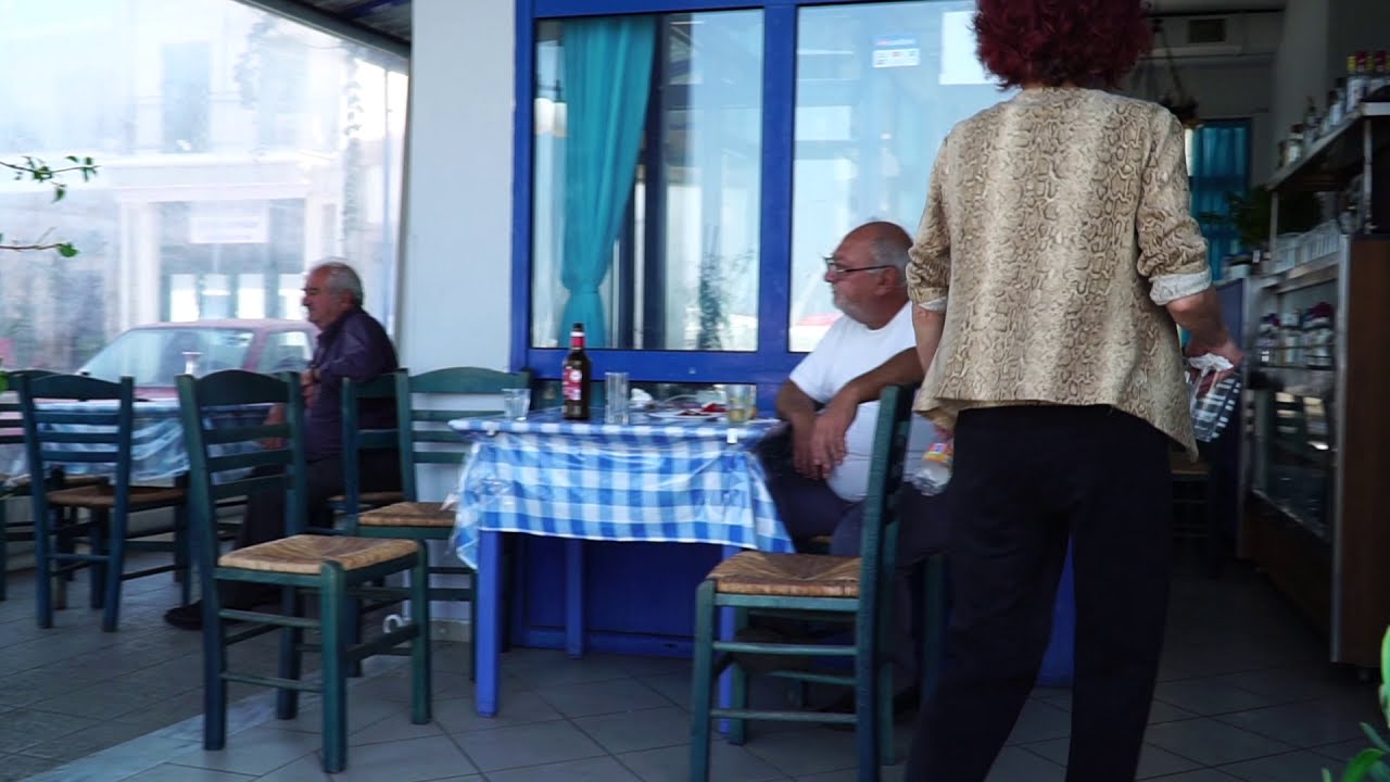 WAAR DE VISSERS ETEN, Lesbos, Skála Polichnítou,  2018 ©besteolijfolie.nl