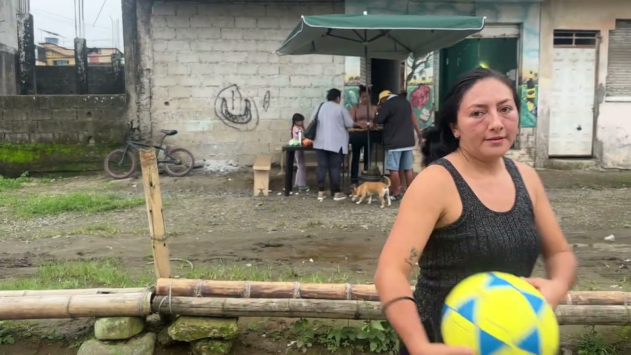 LAS HERMANAS JENNY Y MARIBEL se embarcan en una dura misión frente al LOCO SEBAS ECUAVOLEY de clase