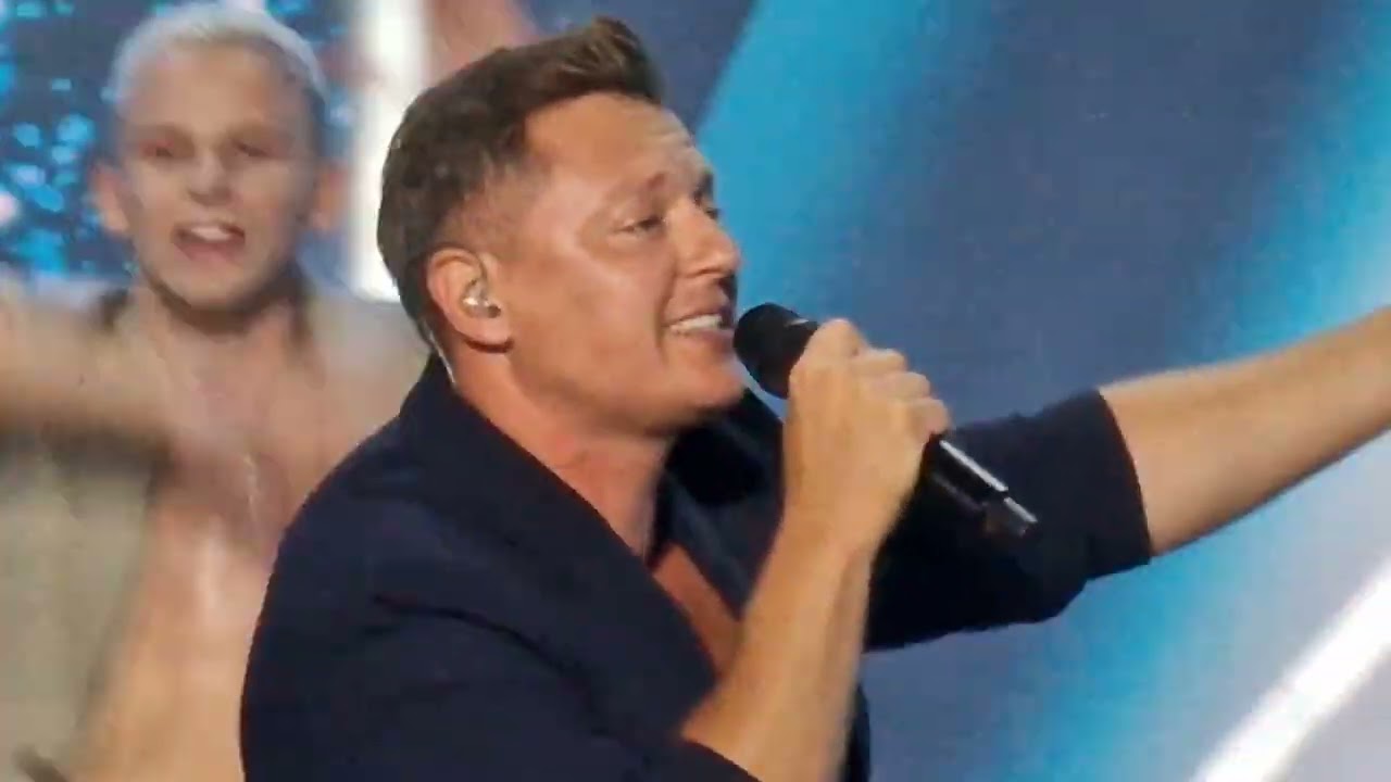 RAFAŁ BRZOZOWSKI - OSTSTNI RAZ ZATAŃCZYSZ ZE MNĄ . Festiwal weselnych przeboj&oacute;w Mrągowo 2025.