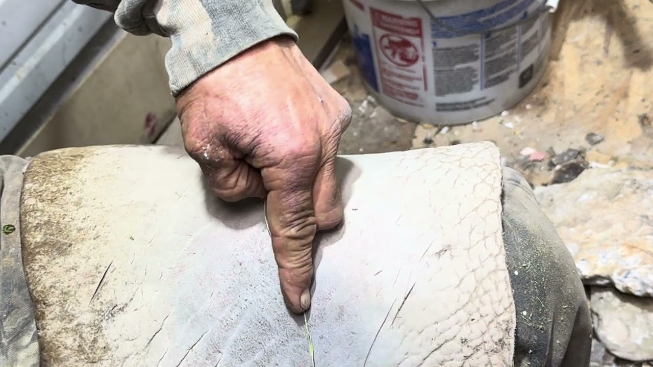 Twisting a yucca Point loop