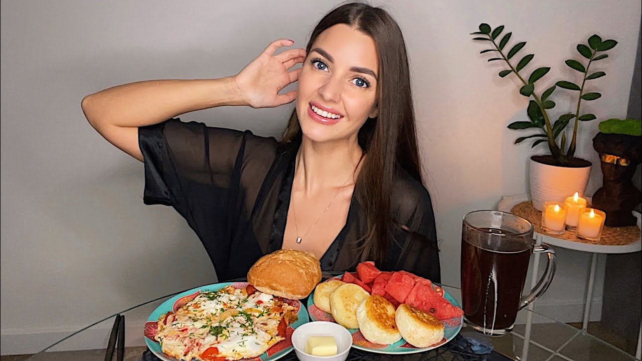 ПОПАЛАСЬ К МОШЕННИКУ 🥺 МУКБАНГ завтрак яичница сырники MUKBANG breakfast