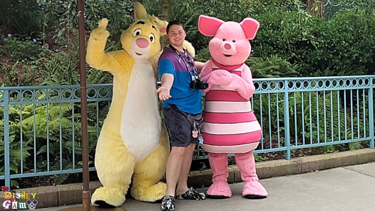 Rabbit and Piglet Meet and Greet - Disneyland Paris 2023
