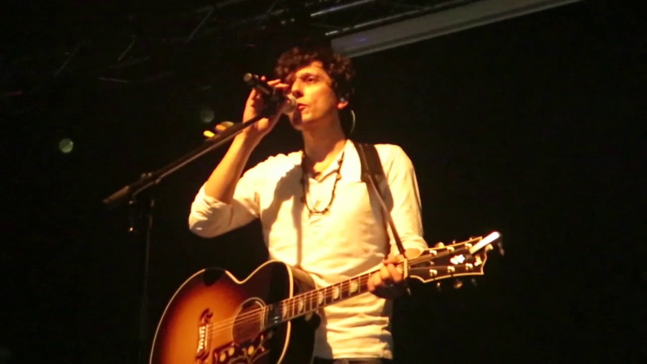Ermal Meta in 'NEW YORK' e 'AMARA TERRA MIA'(cover), live Torino-Hiroshima Mon Amour, 14/05/2017