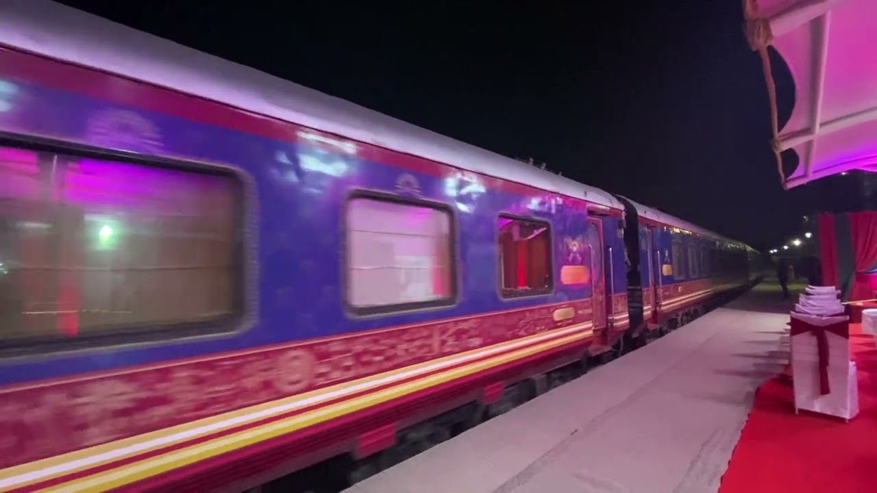 Deccan Odyssey Train Departure from New Delhi-Luxury Train Tours India holiday Train Travel Luxury