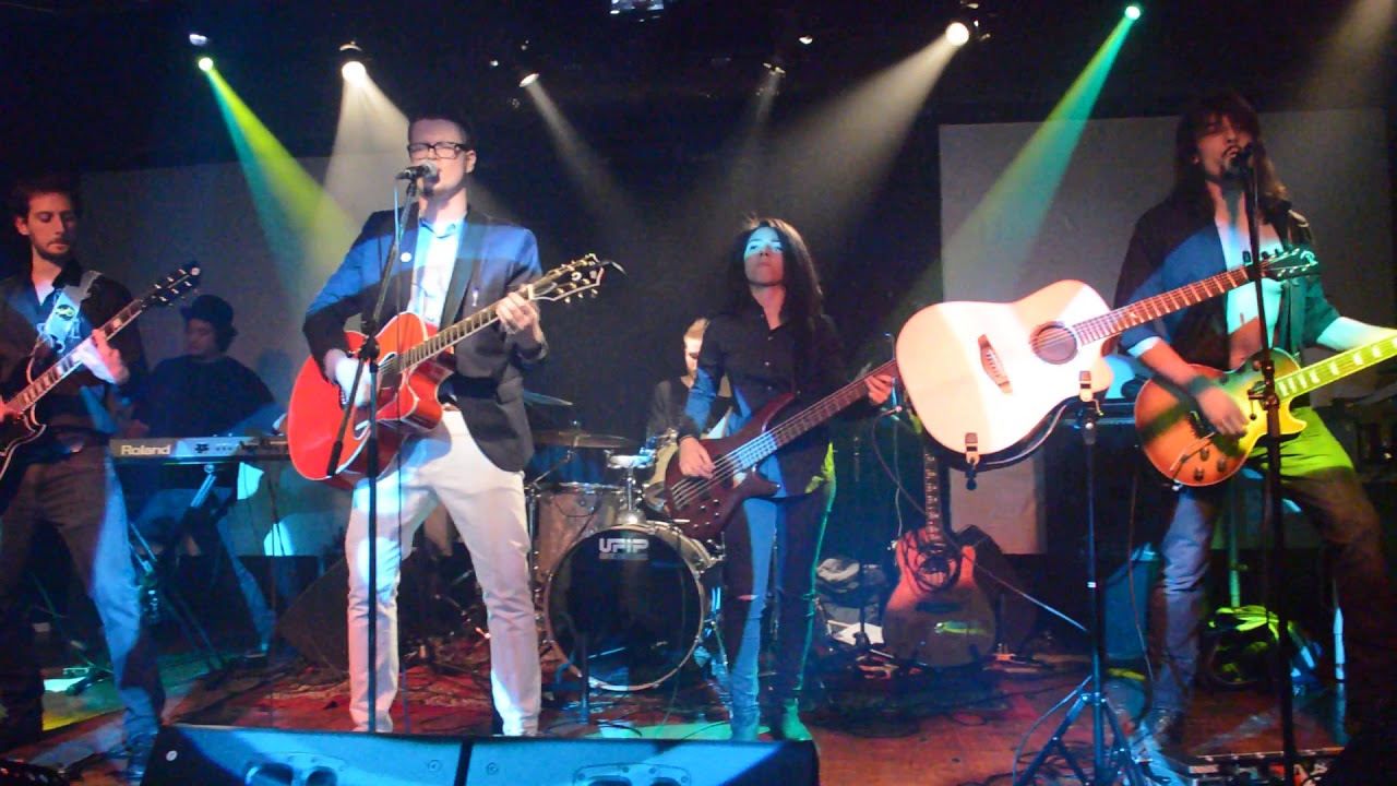 Une belle famille - Alex Rémy - Live @ Living Room