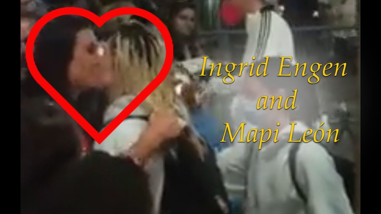 Ingrid Engen and Mapi Le&oacute;n KISS!!
