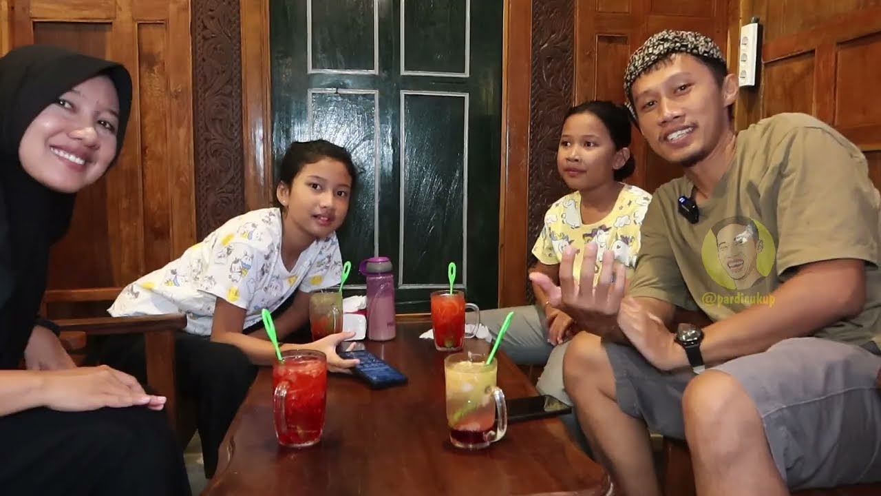 Buka Bersama Keluarga di Warung Bebek Goreng Rempah!