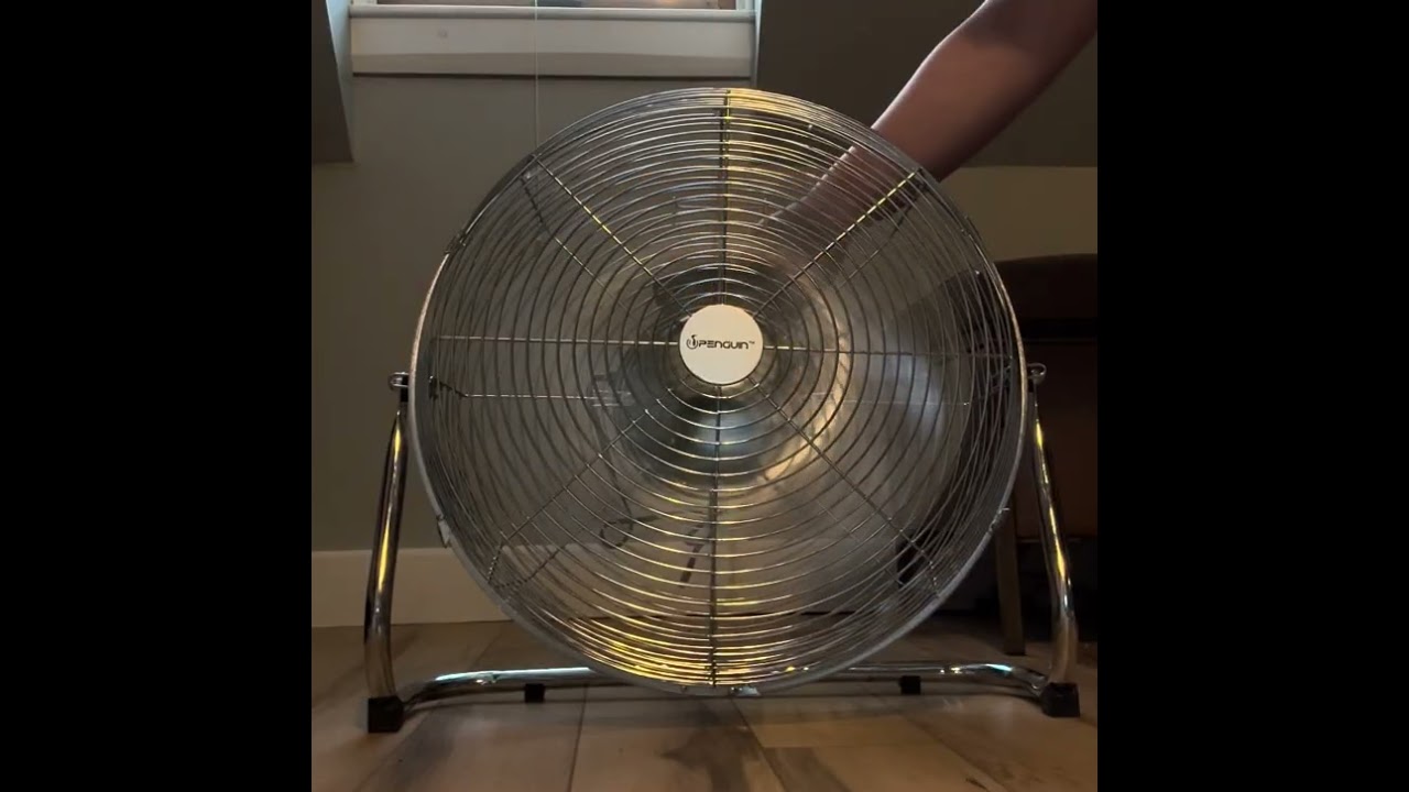 Penguin 18” internal oscillating ￼high velocity floor fan