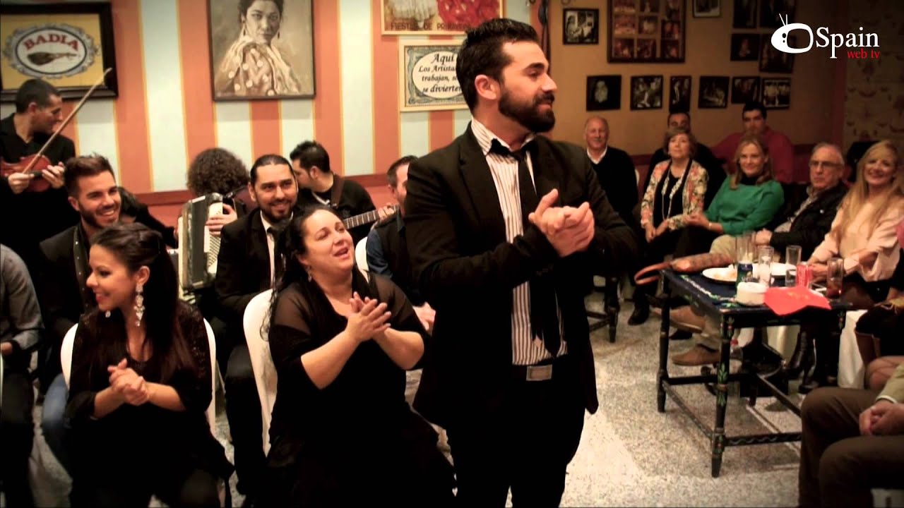 Badia, lider en productos ibéricos en Sevilla, con bulerías de Toma Castaña.