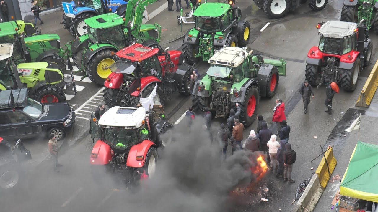 Crise agricole: des centaines de tracteurs paralysent le centre de Bruxelles | AFP Images