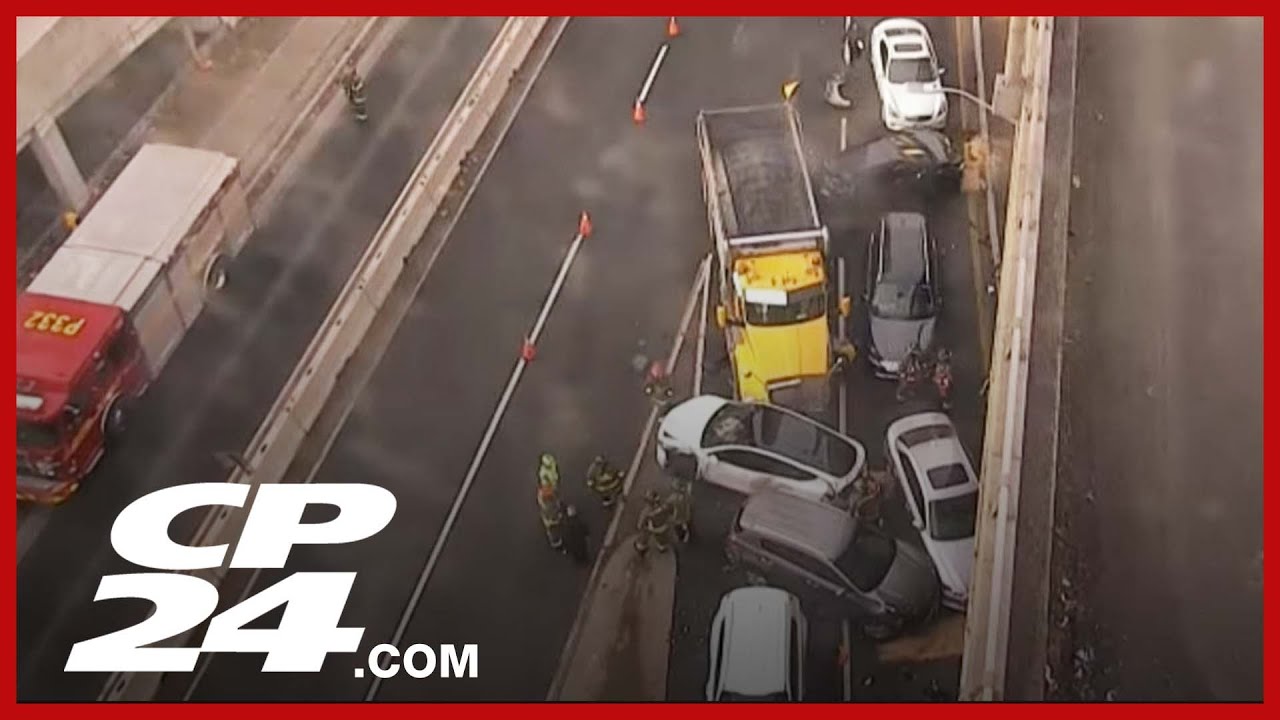 9 vehicle CRASH on the Gardiner Expressway