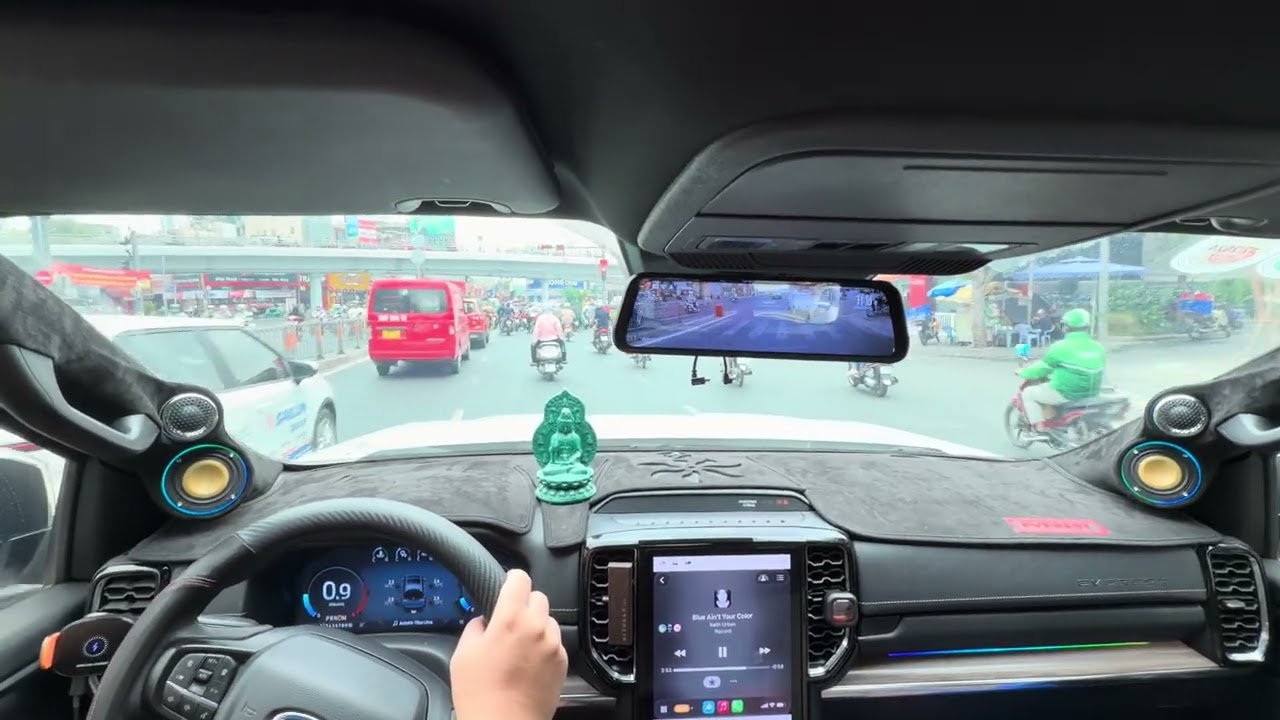 Lái xe nghe nhạc trên Ford Everest (phần 1/3, Bluetooth connection) 