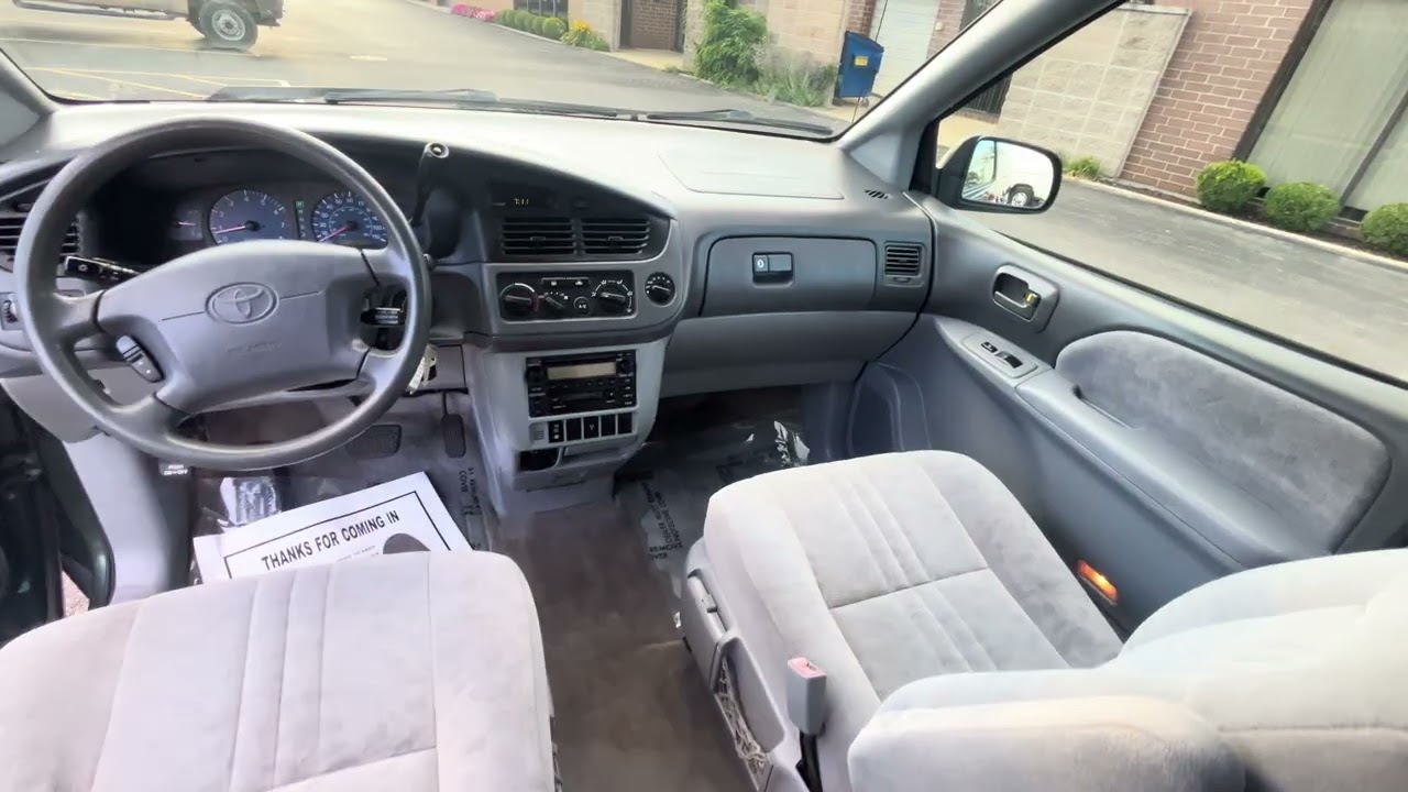 2003 Toyota Sienna Interior walkthrough 