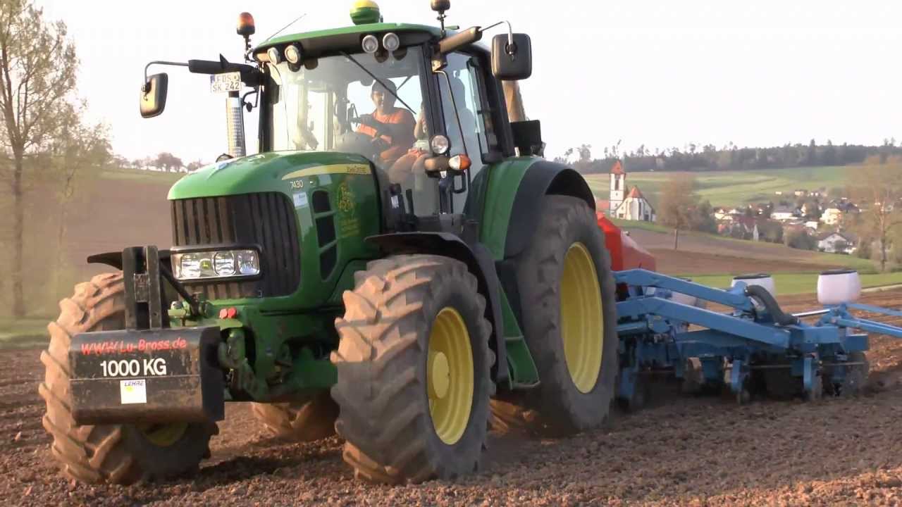 LU Bross beim Maislegen mit einem John Deere 7430 Premium