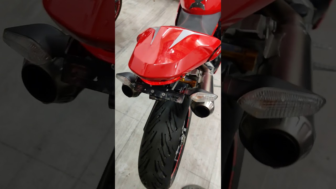 Ducati Supersport S with Akrapovic Full system Exhaust..