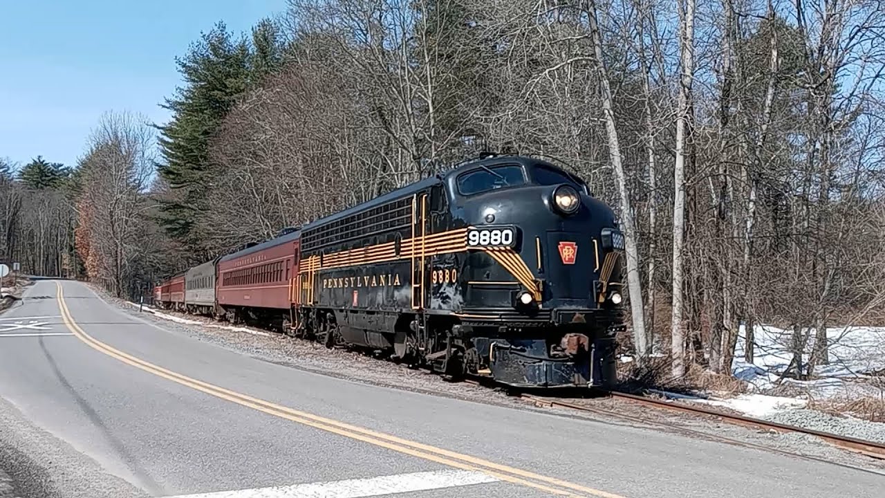 PRR FP7-A 9880 on the Stourbridge Line