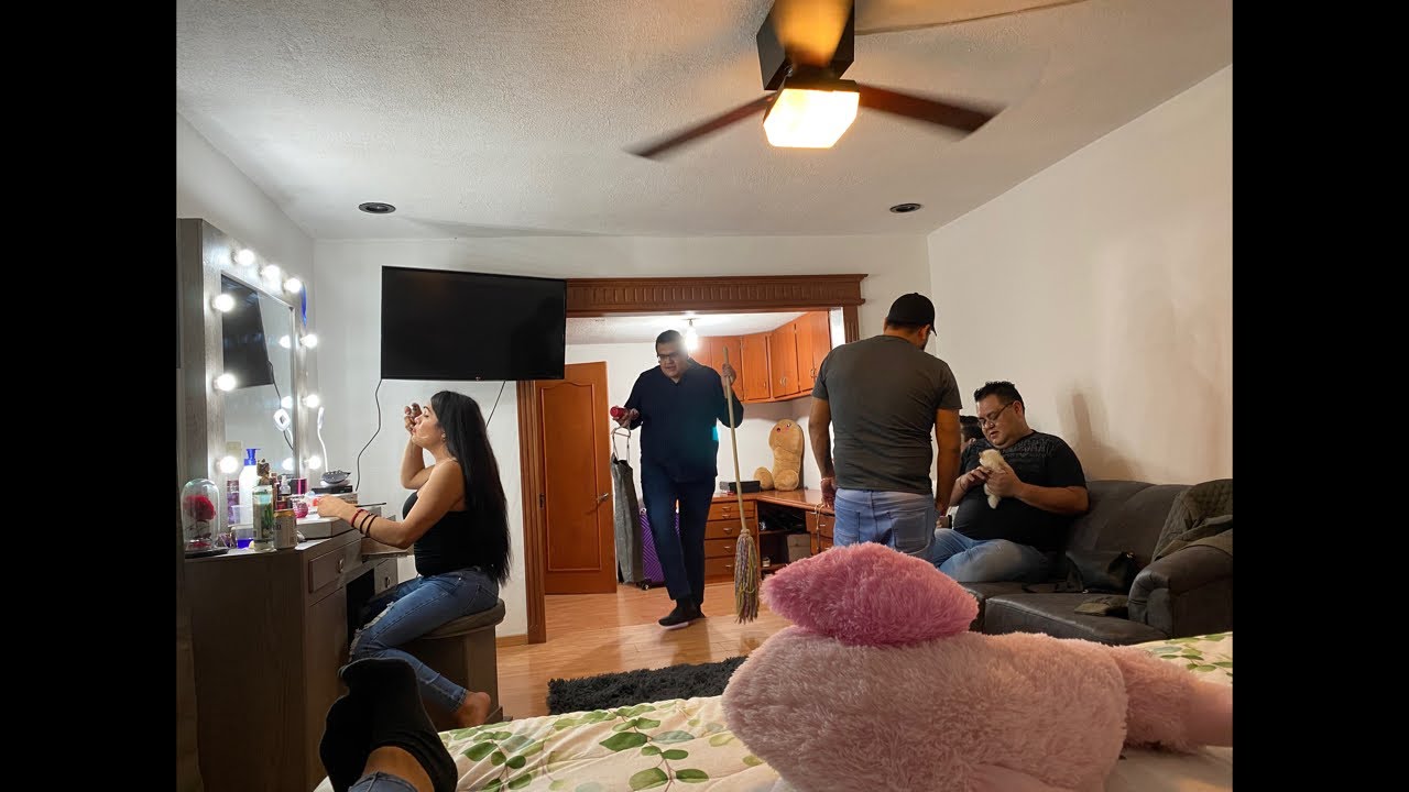 Hola buenas noches desde la casa de mi comadre la Wendy cara de Memela