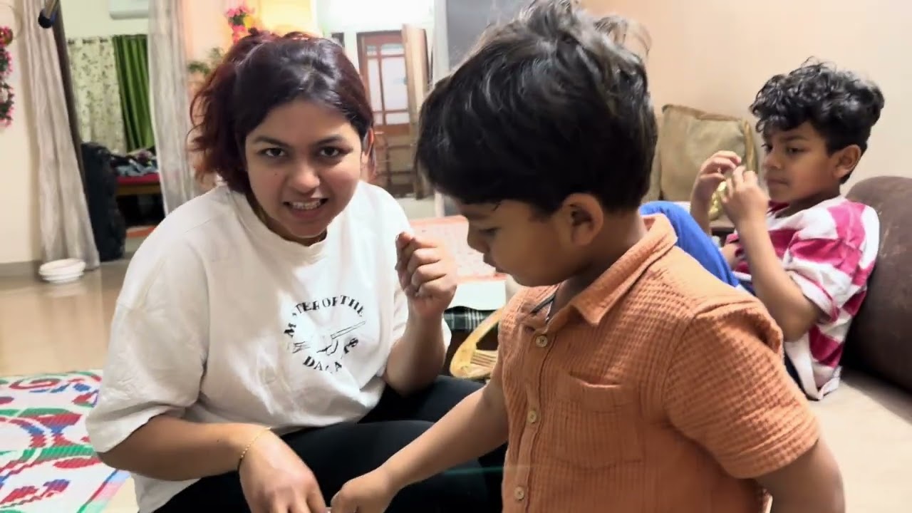 GHAR GHAR KHELNA IS MANDATORYKids masti…. Princy jab bhi aati hai ghar banate hain teeno bhai bahen 