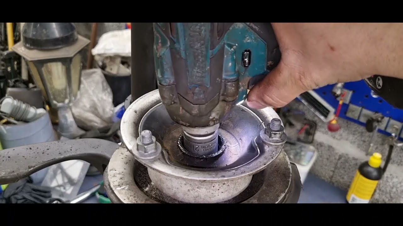 How To Replace A (E61) BMW 525D TOURING Front Shock Absorber
