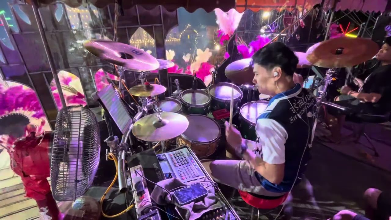 อ.เก่ง จรัสแบนด์ โชว์วงอีสานนครศิลป์ปีที่3 #อีสานนครศิลป์ #จรัสแบนด์ #drummer