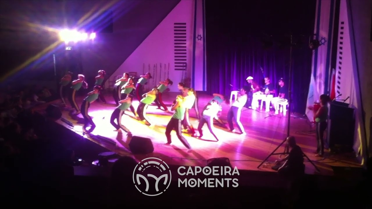 Girls capoeira show. Israel 2012