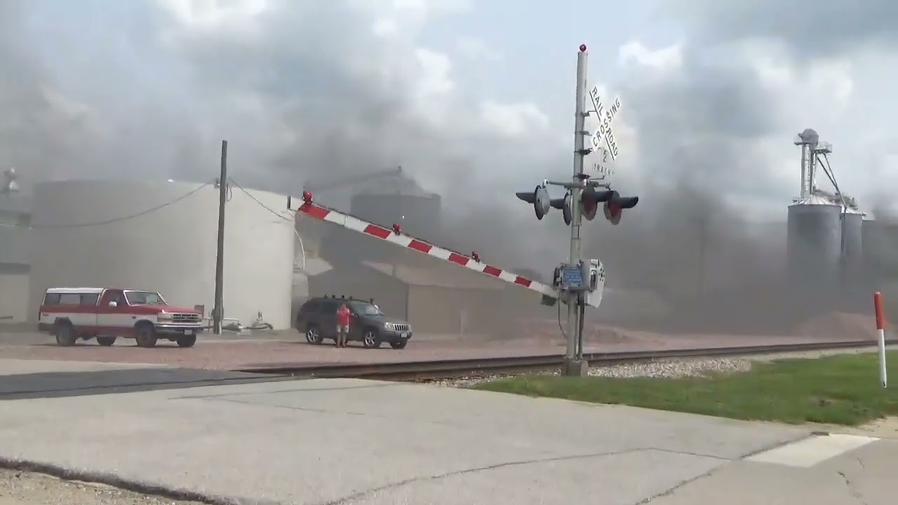 Railfanning IAIS 6988 Victor, IA