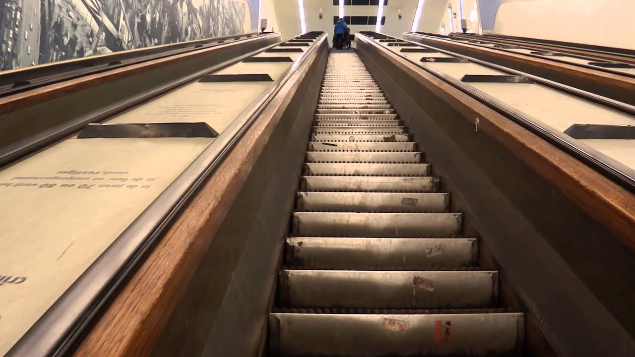 2 AWESOME VERY OLD WOODEN Unknown escalators @ Maastunel in Rotterdam (North riverbank)