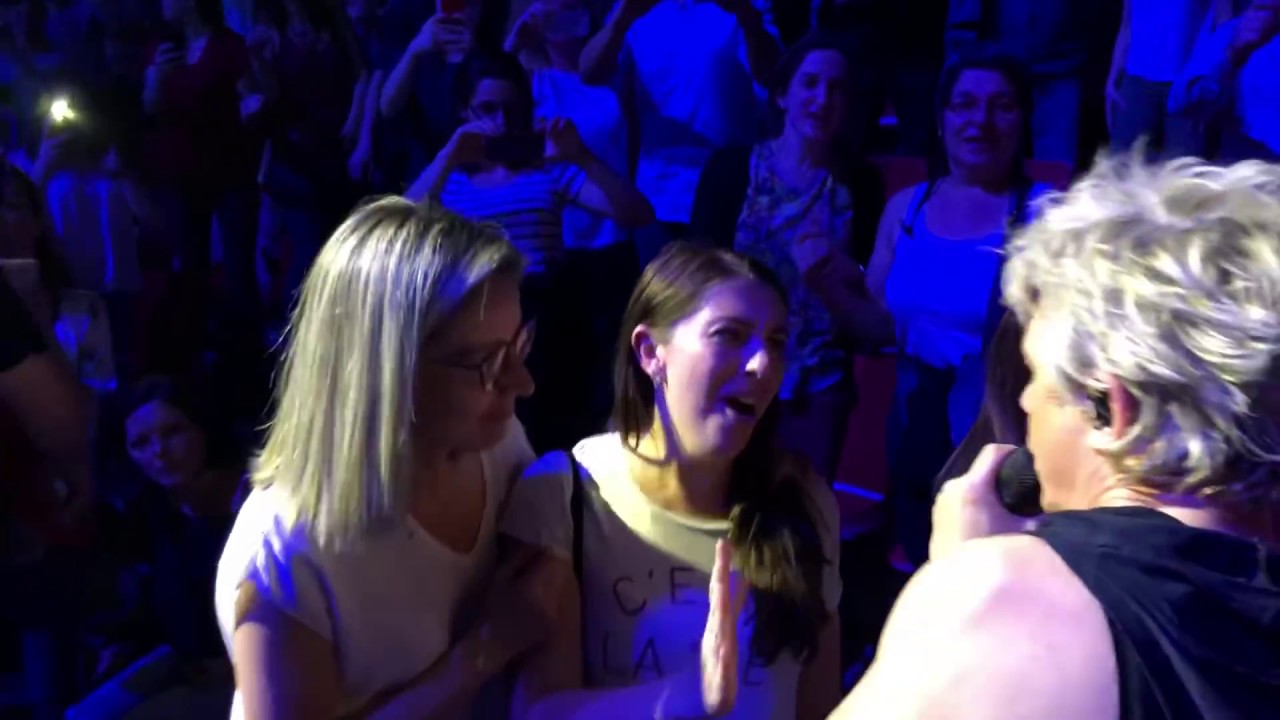Indochine - Tes Yeux Noirs, live 13 Tour (extrait)