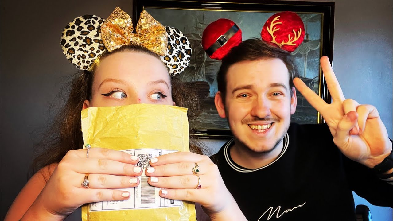Mystery Disney Pins Unboxing (50 pins!!)