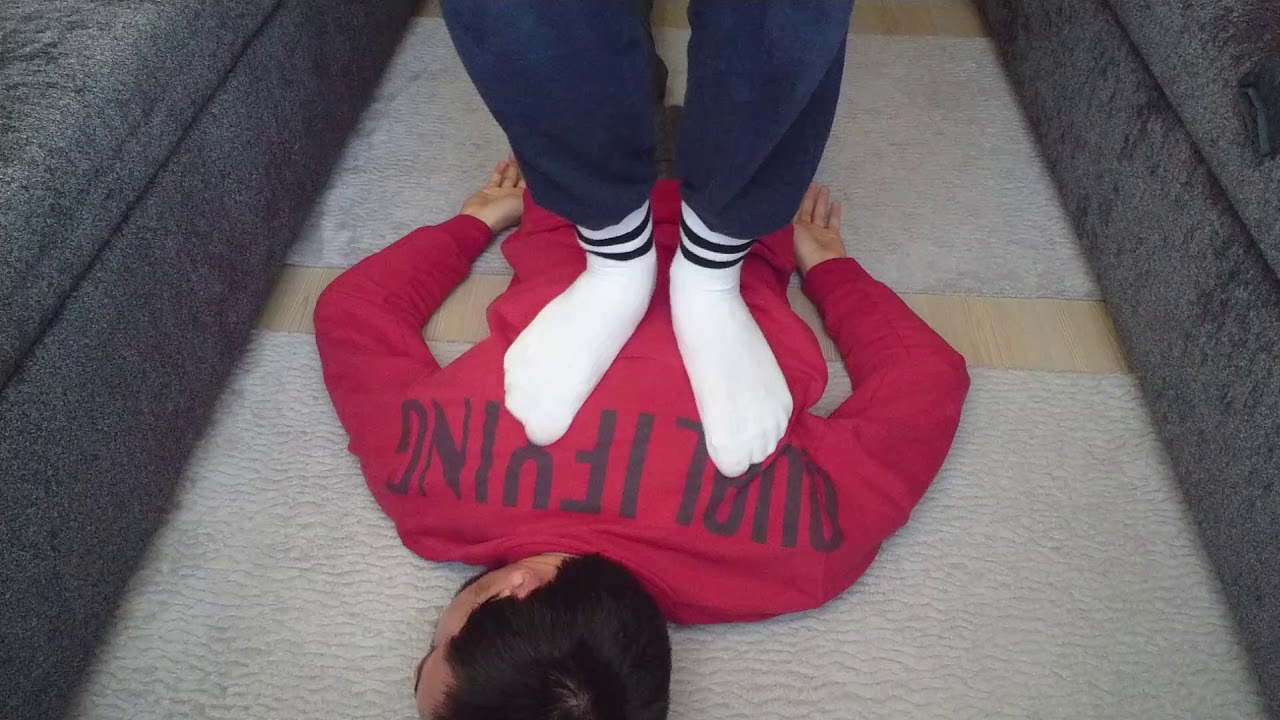 ASHIATSU BAREFOOT BACK MASSAGE / DEEP TISSUE / RELAXING AND STRECTHING