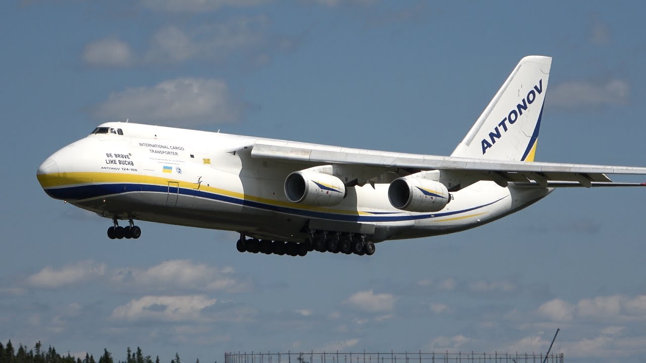 Antonov An-124 - Takeoff & Landing