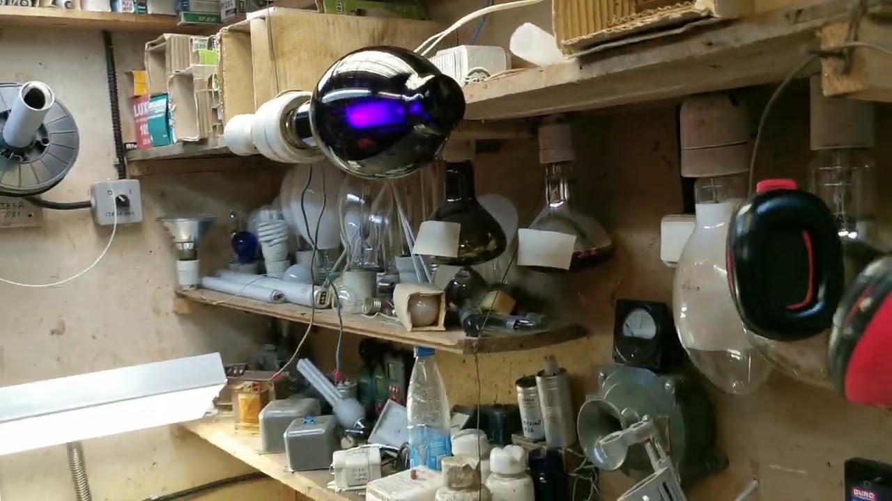 Коллекция светотехники. Серия 30. Лампа EYE H400BL.