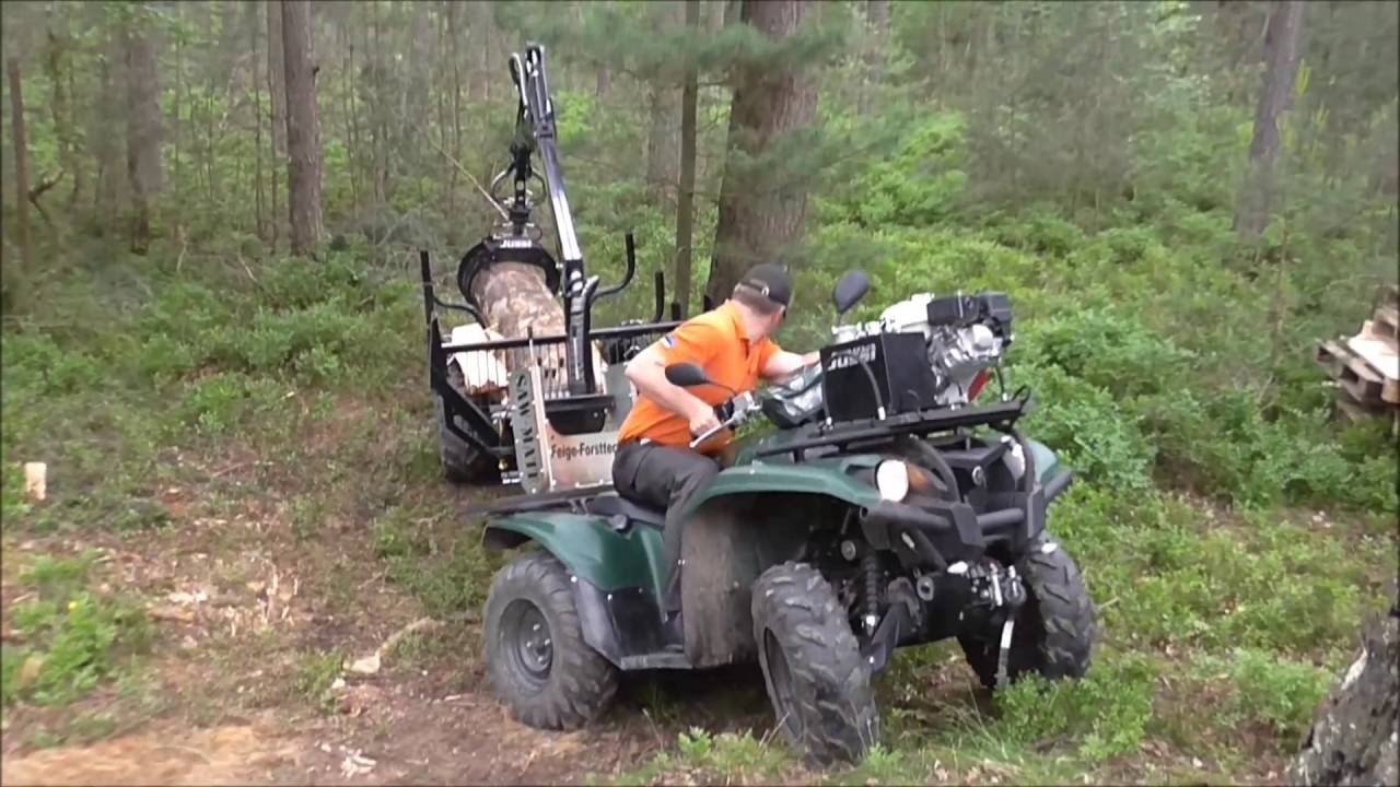 Yamaha Kodiak 700 zieht Vahva Jussi R&uuml;ckewagen auf kwf Messe