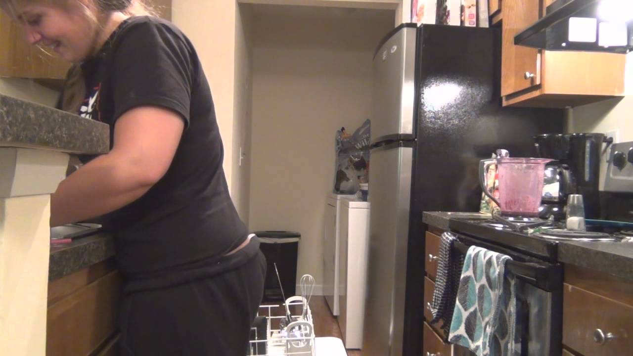 Girlfriend Makes Open Letter To Lazy Boyfriend!