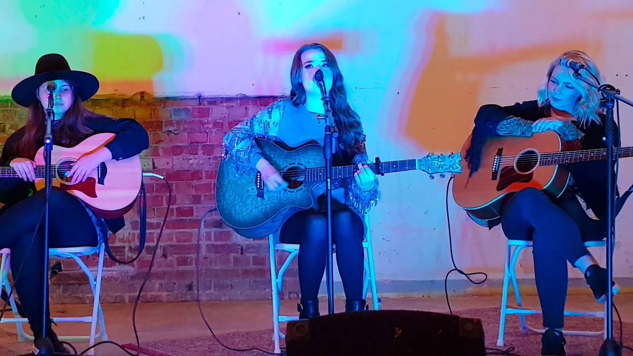 Emily Frith - Let You Go @ The Shoe Factory Social Club - Norwich - Belles & Gals 31-03-2019-4k