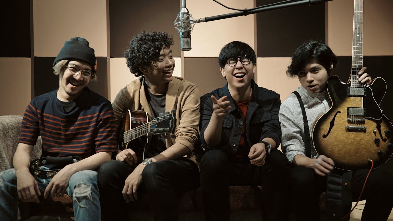 Tilly Birds - เขาเป็นใคร (Acoustic Live Session)