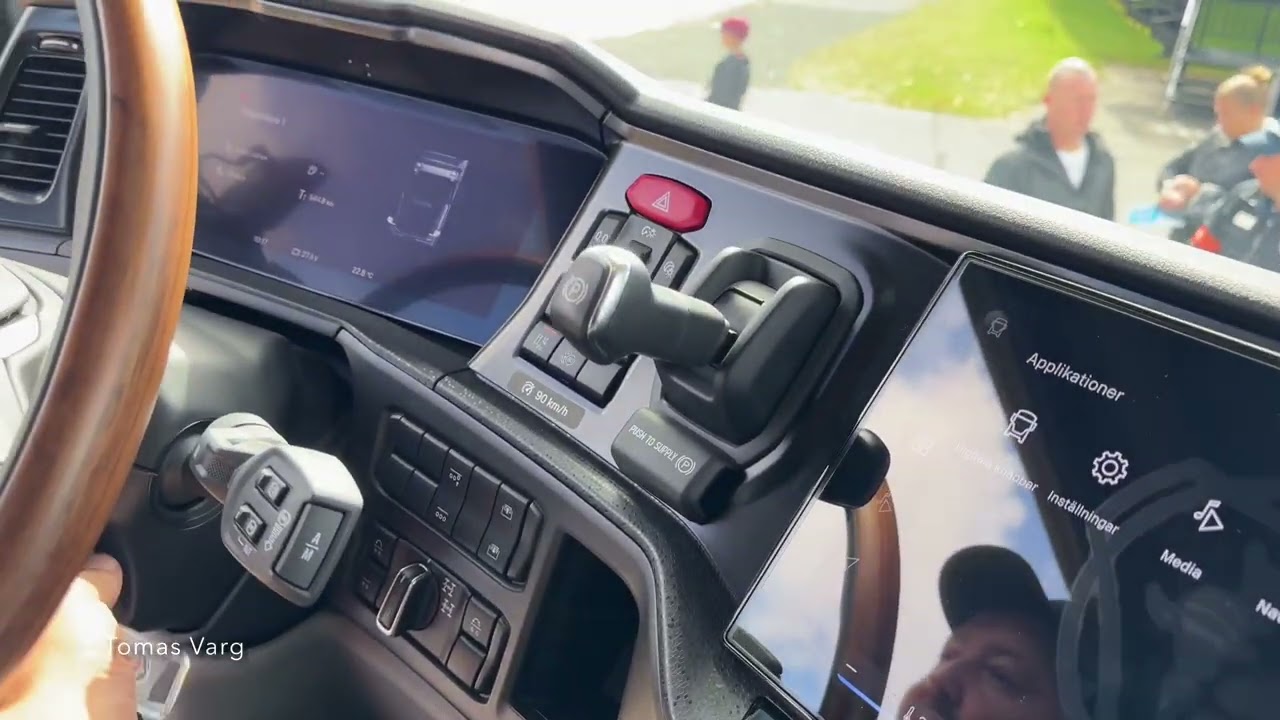 Это совершенно новая Scania Smart Dash