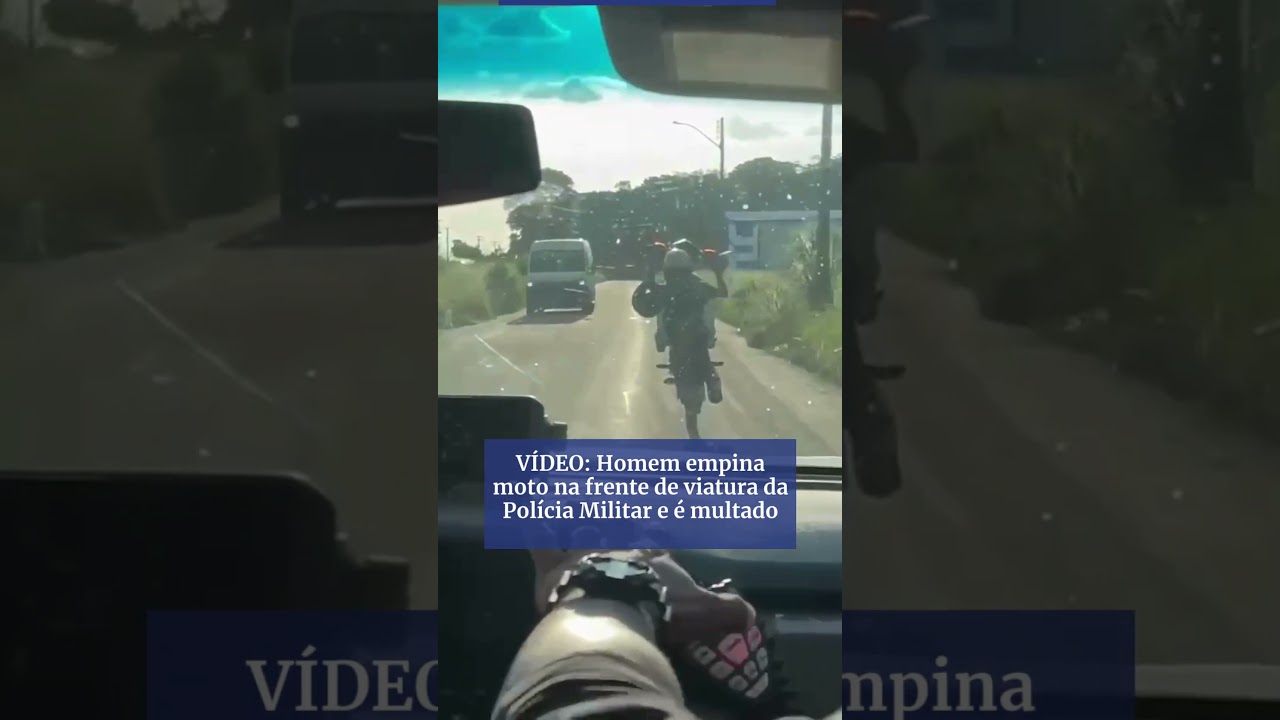 Homem empina moto na frente de viatura da Pol&iacute;cia Militar e &eacute; multado