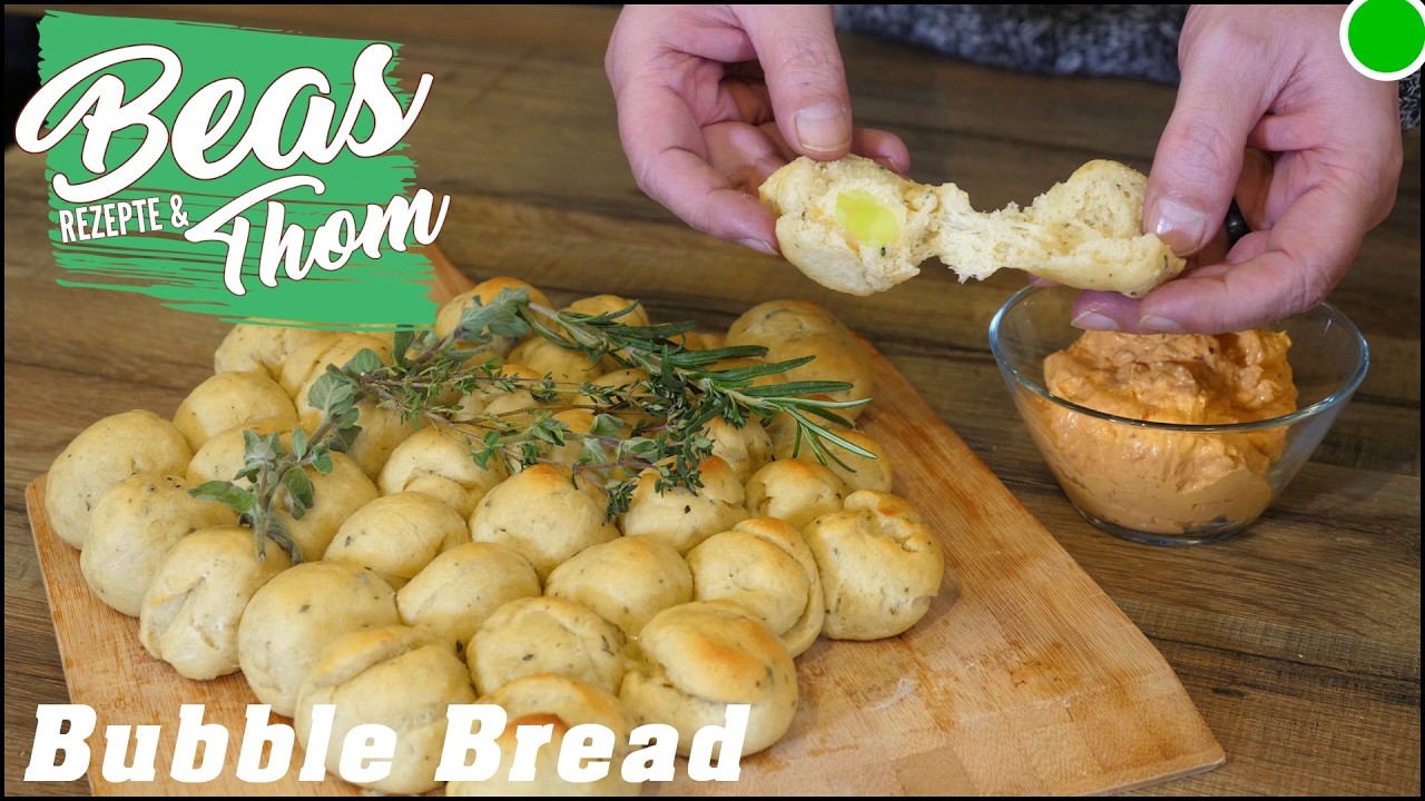 Fluffiges Bubble Bread mit Käse und Kräutern