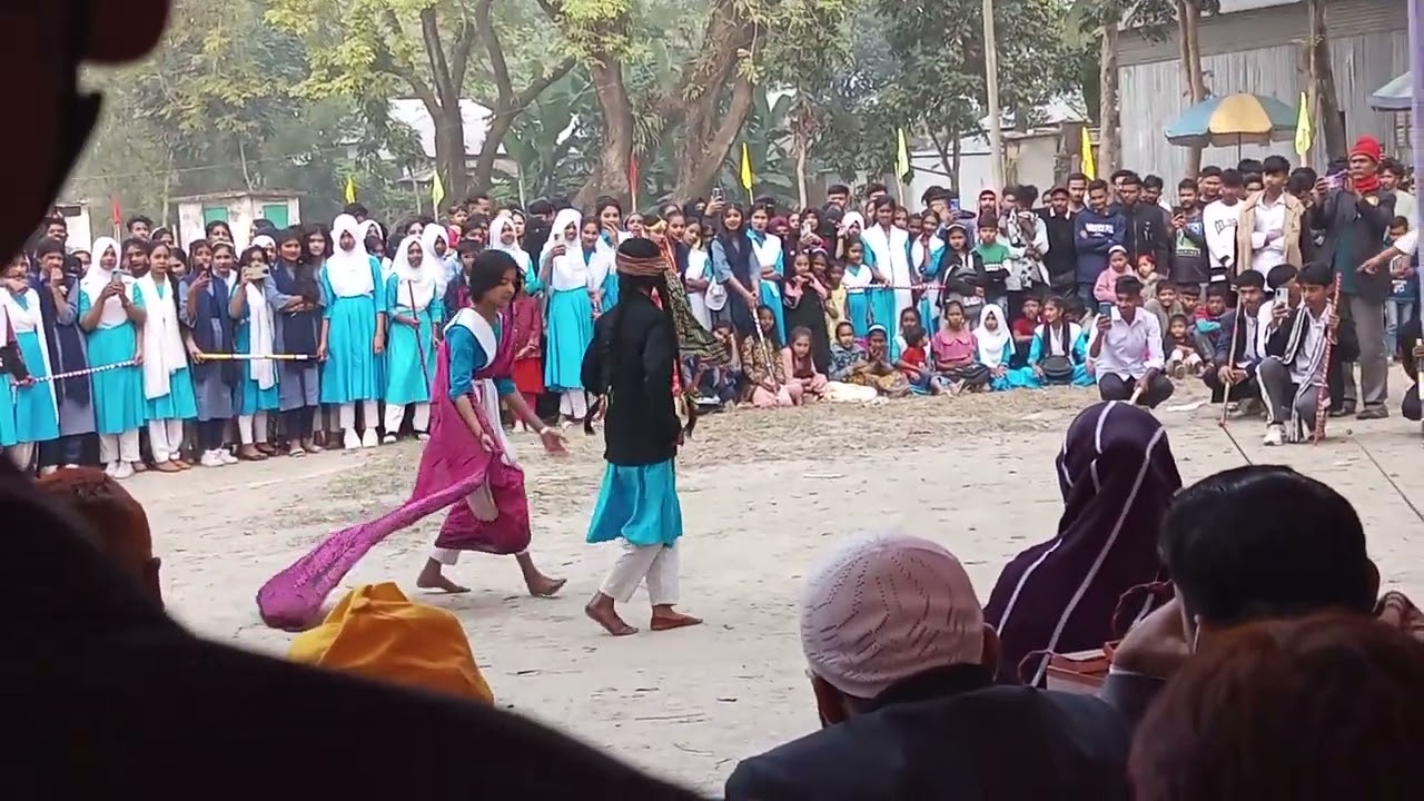 স্কুলের মাঠে খেলার দিন যেমন খুশি তেমন সাজো কিছু অংশ