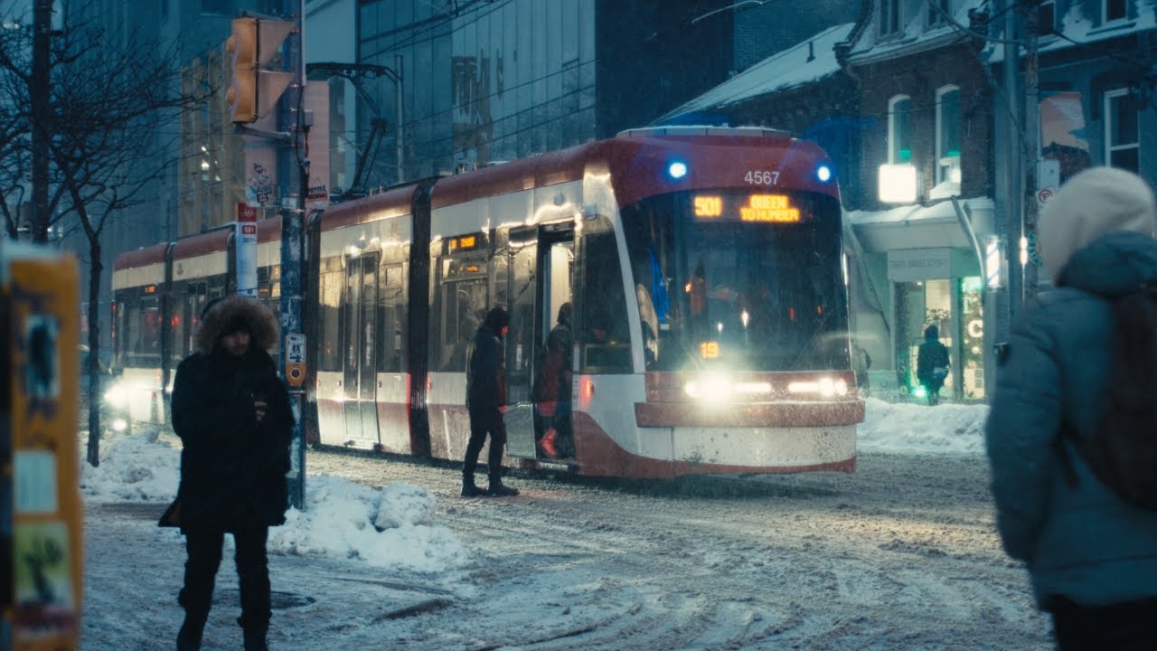 A Snowy Day in Toronto | Fuji X-H2s + Canon FD 35-105