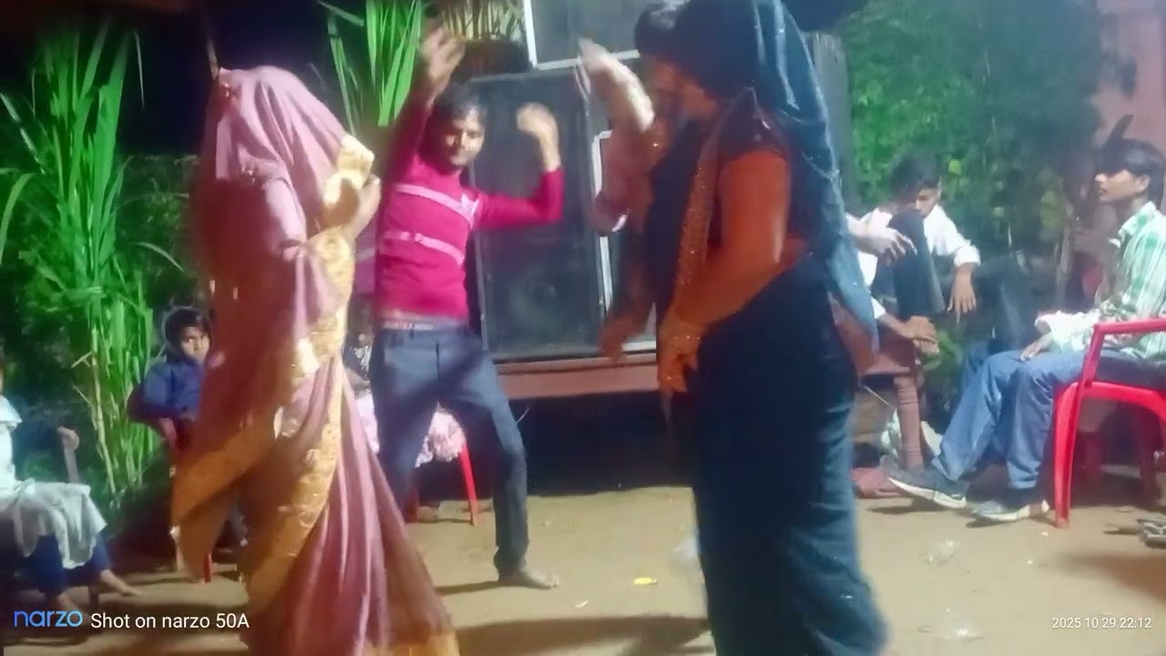 सीसा मुहडे क्यों राखै मेरी नार
